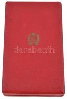 1954. "Szocialista Munkáért Érdemérem" aranyozott, zománcozott Br kitüntetés mellszalagon,...