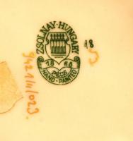 Zsolnay pillangó mintás ékszeres doboz, kézzel festett, hibátlan, jelzett, 10,5×10,5 cm