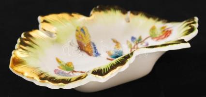 Herendi kézzel festett Viktória mintás levél alakú tálka, jelzett, hibátlan, 15x9 cm