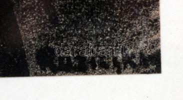 Ruzicskay György (1896-1993): Magány. Algrafia, papír, jelzett az algrafián, üvegezett keretben 24×1...