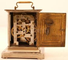 Régi Kienzle márkájú asztali óra, díszes előlappal, felhúzó kulccsal, működik, 10×13×17 cm