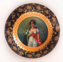 Antik porcelán doboz, matricás női képpel, jelzett, karcolásokkal, m:9 cm, d:24 cm