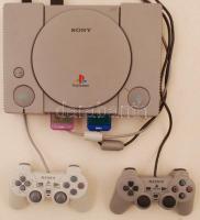 Vegyes szórakozás tétel: PlayStation lejátszó, hozzá tartozó kábelekkel és konzolokkal + 6 db PlaySt...