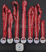 28db klf sportdíj és plakett főleg a Kádár-korszakból, legtöbb jelzett Hollóházi porcelán, tokban, k...