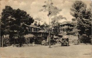 Carmel-by-the-Sea, California; Pine Inn, automobiles s: L. S. Slevin (fl)