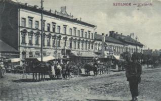 Szolnok, Piac tér, Engel Emil üzlete, Magyar király szálloda, kiadja Róth Dezső (b)