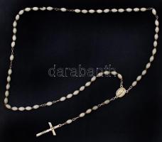 Vallási tétel: 2 db rózsafüzér, 1 db réz korpusz, 1 db kézzel faragott imára tartott kéz