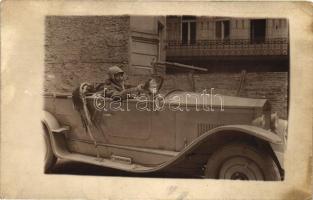 Automobile, woman driver, photo, Magyar propaganda, grafikák