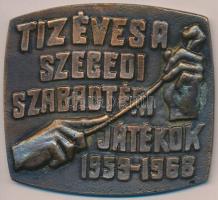 1968. "10 éves a Szegedi Szabadtéri Játékok" Br plakett (70x80mm) T:2