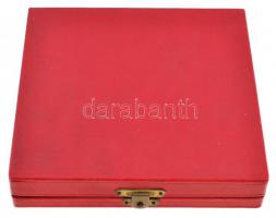 1970. "100 éves a magyar baromfiipar 1870-1970" Br emlékérem tokban (72mm) T:1