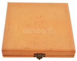 ~1980. "A XVIII. kerület ifjúságáért / A XVIII. Kerületi  Tanács Végrehajtó Bizottsága" Br...