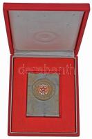 ~1970-1980. "Vörös Meteor - 10 év" zománcozott fém emlékplakett tokban (71x53mm) T:2