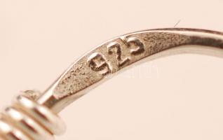 Ezüst(Ag) fülbevaló pár borostyánszínű kővel díszítve, jelzett, br: 4,8 g