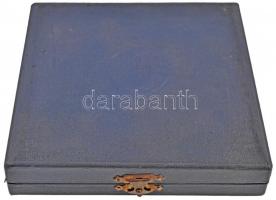 1988. "Készült első királyunk Szent István halálának 950. évfordulójának a Szent Jobb országjár...