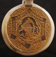 Régi fém fedeles üveg korsó, kopásnyomokkal, csorbákkal, d: 8,5 cm, m: 19,5 cm