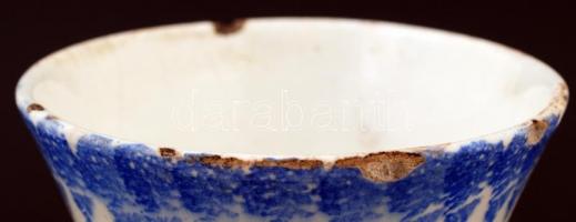 Hollóházi porcelán füles váza, kézzel festett, jelzett a máz alatt, sérült, kopásnyomokkal, lepattan...