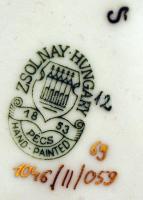 Zsolnay búzavirág mintás szív alakú bonbonier, kézzel festett, hibátlan, jelzett, 12x11x6 cm