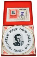 1981. "MHSZ. Prieszol József Építők Lövész Klub Miskolc" jelzett Hollóházi porcelán plaket...