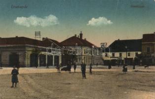 Érsekújvár, Kossuth tér, gimnázium, Stern és Heitler üzletei / grammar school, shops (EK)