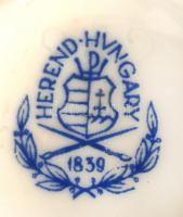 Viktória mintás Herendi porcelán tejszín kiöntő, kézzel festett, jelzett, apró kopásnyomokkal, m: 7 ...