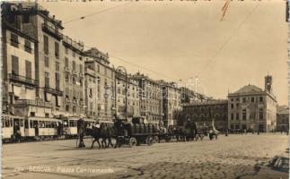 Genova, Piazza Caricamento / square, trams