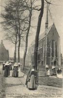 Sint-Amandsberg, Saint Begga's plein, nurses (EM)
