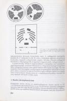 Kulin György, Róka Gedeon (szerk.): A távcső világa. Budapest, 1980, Egyetemi Nyomda. Viseltes kemén...