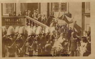 1918 Vienna, Wien; Fronleichnamsprozession in der Hofburg, Phot. Br. Schuhmann, B.K.W.I. / Corpus Christ festival in the Royal Castle