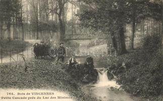 Paris, Bois de Vincennes, Petite Cascade pres du Lac des Minimes / park, small waterfall (EK)