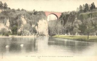 Paris, Les Buttes Chaumont, Pont de Briques / lake, bridge