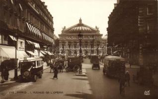 Paris, Avenue de l'Opera, autobuses