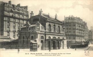 Paris, Auteuil, gare du Chemin de Fer de l'Ouest, Rue de Boulinvilliers / railway station, street