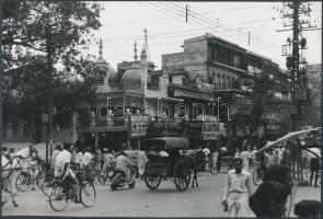 cca 1950 India, Kanpur utcai jelenetek 3 db közepes fotó / India, Kanpur, street view scenes 16x24 c...