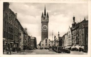 Straubing, Grossdeutschlandplatz, Jakobsbrunnen / square, fountain, automobiles