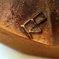 Rózsa Péter (1936-): Éter. Bronz kisplasztika, jelzett, 12×10 cm, m:4 cm