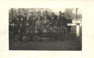 WWI Önkéntes osztag csoportképe, Pécs / WWI Military, volunteer Hungarian soldiers, group photo