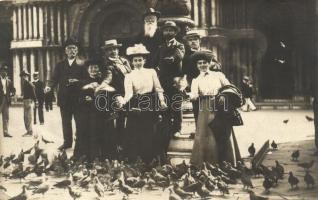 Venice, Venezia; St Mark's Basilica, pigeons, photo (EM)