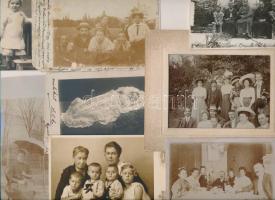 cca 1910-50 Vegyes méretű családi fotók, cca 40db