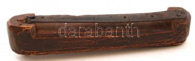 Fa borotvatok,rajta fenőszíjjal, h: 21,5 cm