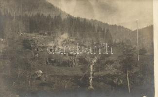 Ütegállomás, a harmadik ágyú tüzel / WWI Hungarian artillery, cannon firing photo