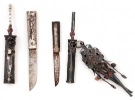 2 db antik kis kés ezüst (Ag.) markolattal, ezüst (Ag.) tokban, az egyik zománc berakással, másikon ...