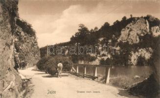 Jajce, Strasse nach Jesero / street, lake