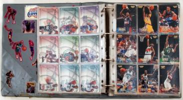 1997 Kb 560 darabos, szépen rendezett kosárlabda (NBA) kártya gyűjtemény  berakóban,/ Basketball car...