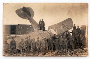 cca 1938-1945 Lezuhant repülőgép a II. világháborúból, fotólap, 14x9 cm / cca 1938-1945 Airplane, military photo from the world war II., photocard, 14x9 cm