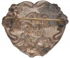 ~1900. Szecessziós jelvény (27,5x32mm) T:2-
~1900. Art Nouveau badge (27,5x32mm) C:VF