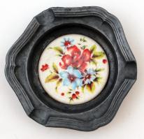 Porcelán betétes, régi, ón hamutál, 12cm /old tin ashtray with porcelan insert