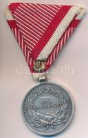 1914. "Ferenc József II. osztályú Ezüst Vitézségi Érem" Ag kitüntetés mellszalaggal, fémje...