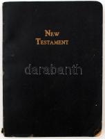 The New Testament of Our Lord and Saviour Jesus Christ ... authorized of King James Version. Racine, Wisconsin, é. n., Whitman Publishing Company. Kopott papírkötésben, jó állapotban.