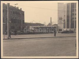 cca 1930 Olaszország automobil garázs. / cca 1930 Italia, Agip Automobile garage photo