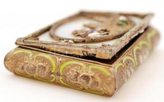 Ezüst (Ag.) névjegykártya tartó (Sárkányölő Szent György képével), jelzett, mesterjeggyel (SG), zomá...